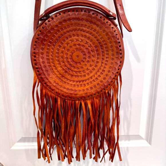 BOHO BROWN ROUND FRINGED LEATHER CROSSBODY BAG DESIGNED WITH FRINGES BRAND NEW - Picture 6 of 10